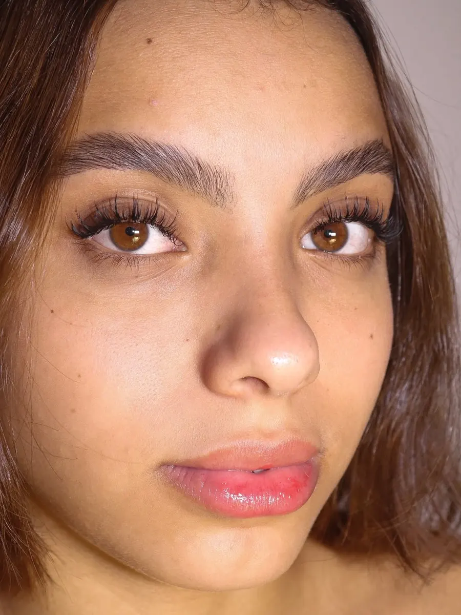 Anime Lashes — olhar expressivo com posicionamento estratégico dos fios